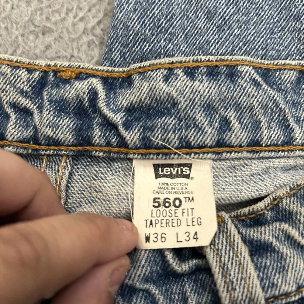 Vintage Levis Jeans Mens 36x34 Blue Denim 560 Loose Fit Tapered Leg Light Wash